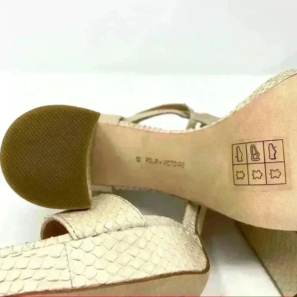 Pour La Victoria Yvette Beige Snake texture Heel 8 - Picture 8 of 10